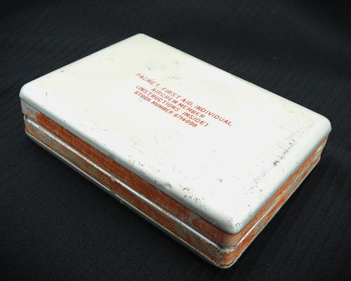 WWII USAAF INDIVIDUAL AIRCREW FIRST AID KIT WITH SOME ORIGINAL CONTENTS