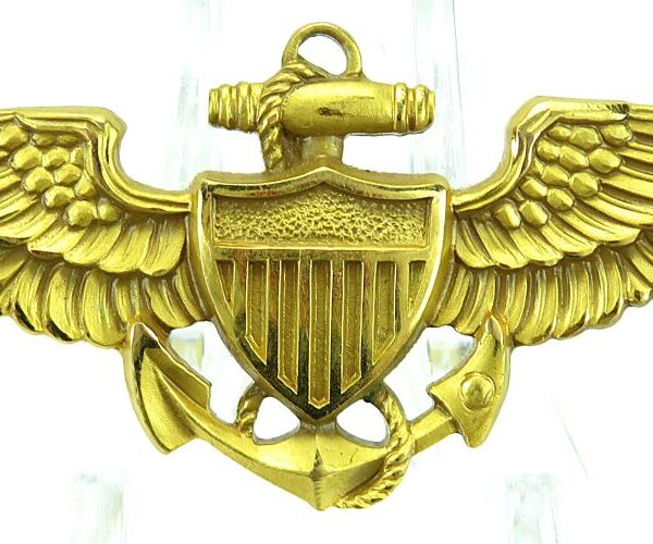 WWII GOLD FILLED LGB PIN BACK NAVY & MARINE CORPS PILOT WINGS: OUTSTANDING EXAMPLE